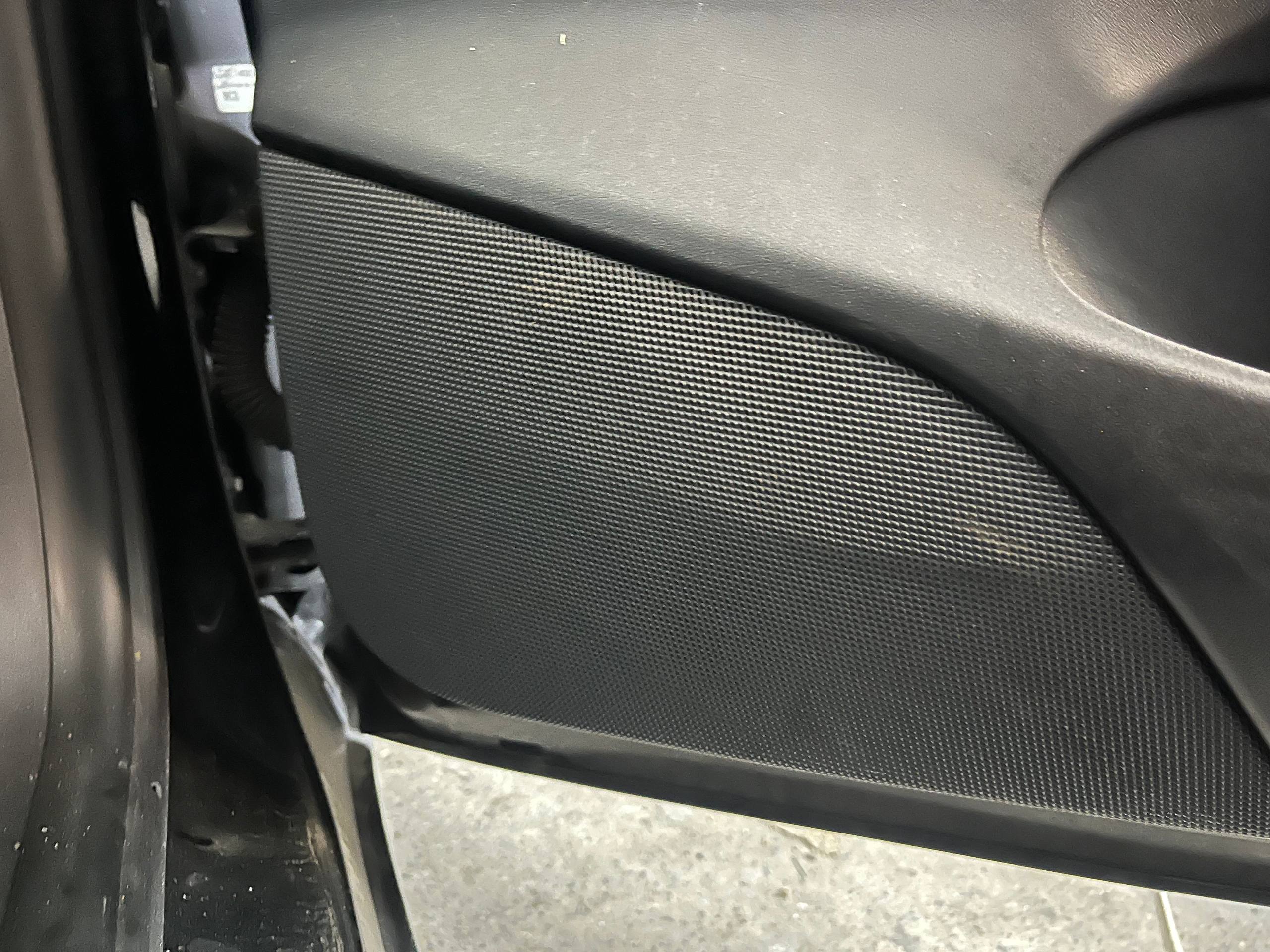 Купити сітка на динамік Tesla Model 3 2022 р. 