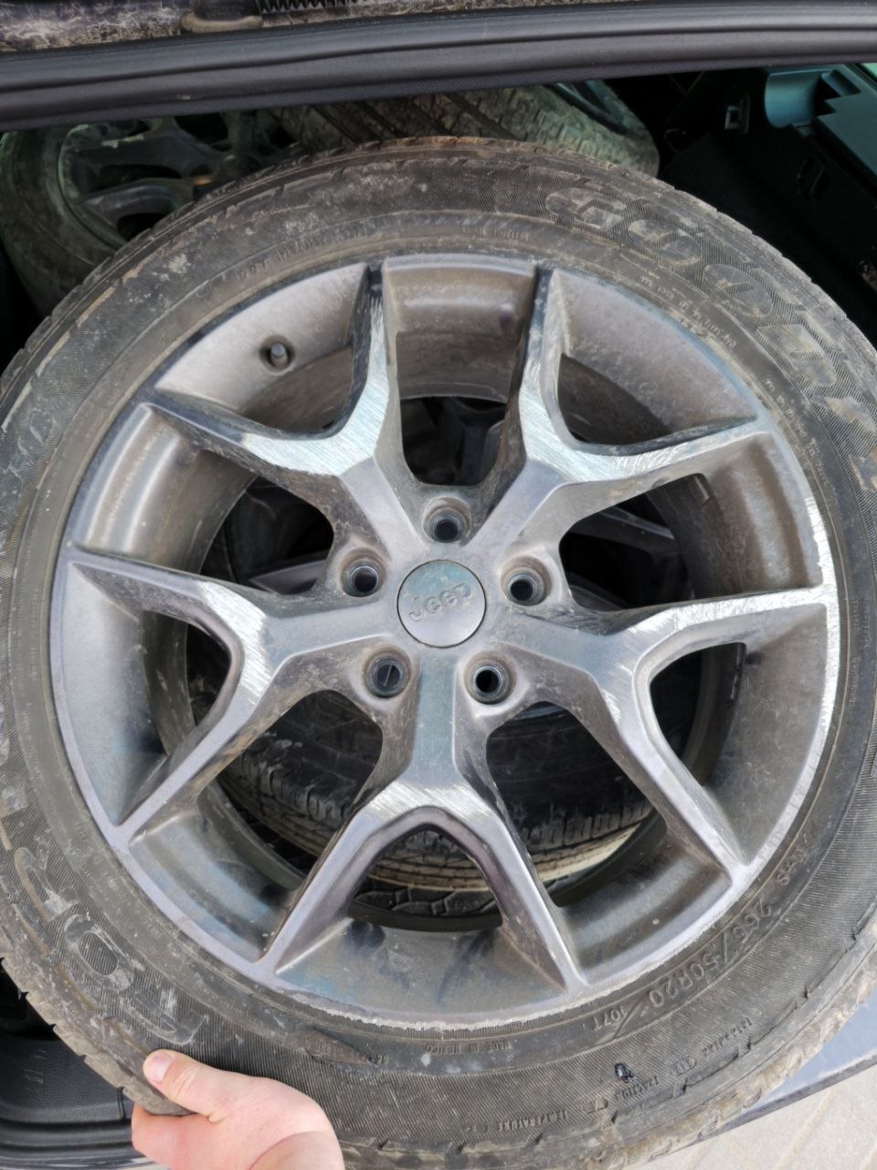 Купити деталь із зображення Jeep Cherokee 
