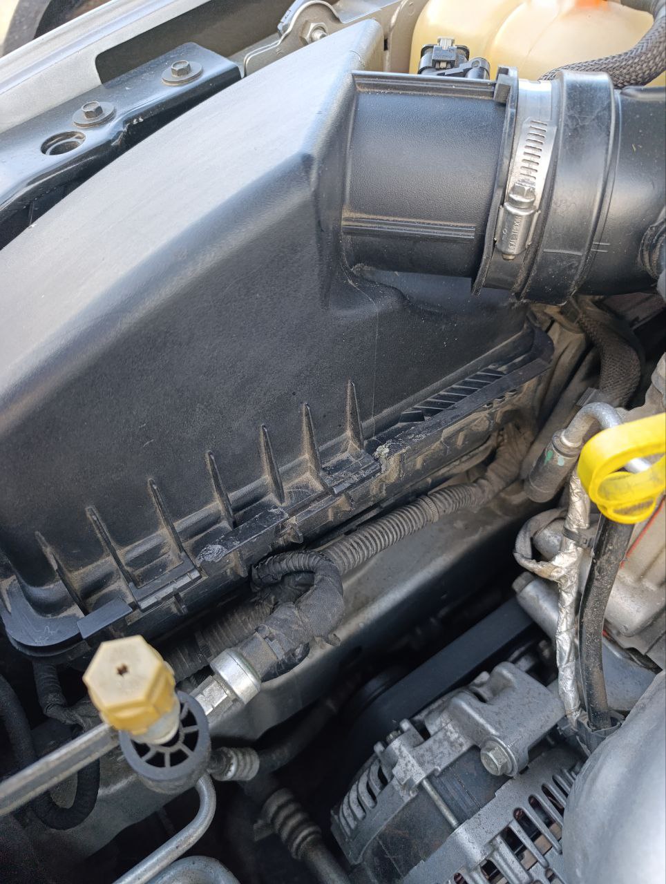 корпус (сендвіч) верхню Chrysler 200 