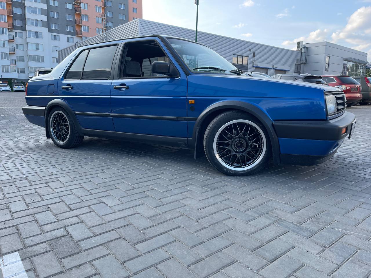 передній правий серп 