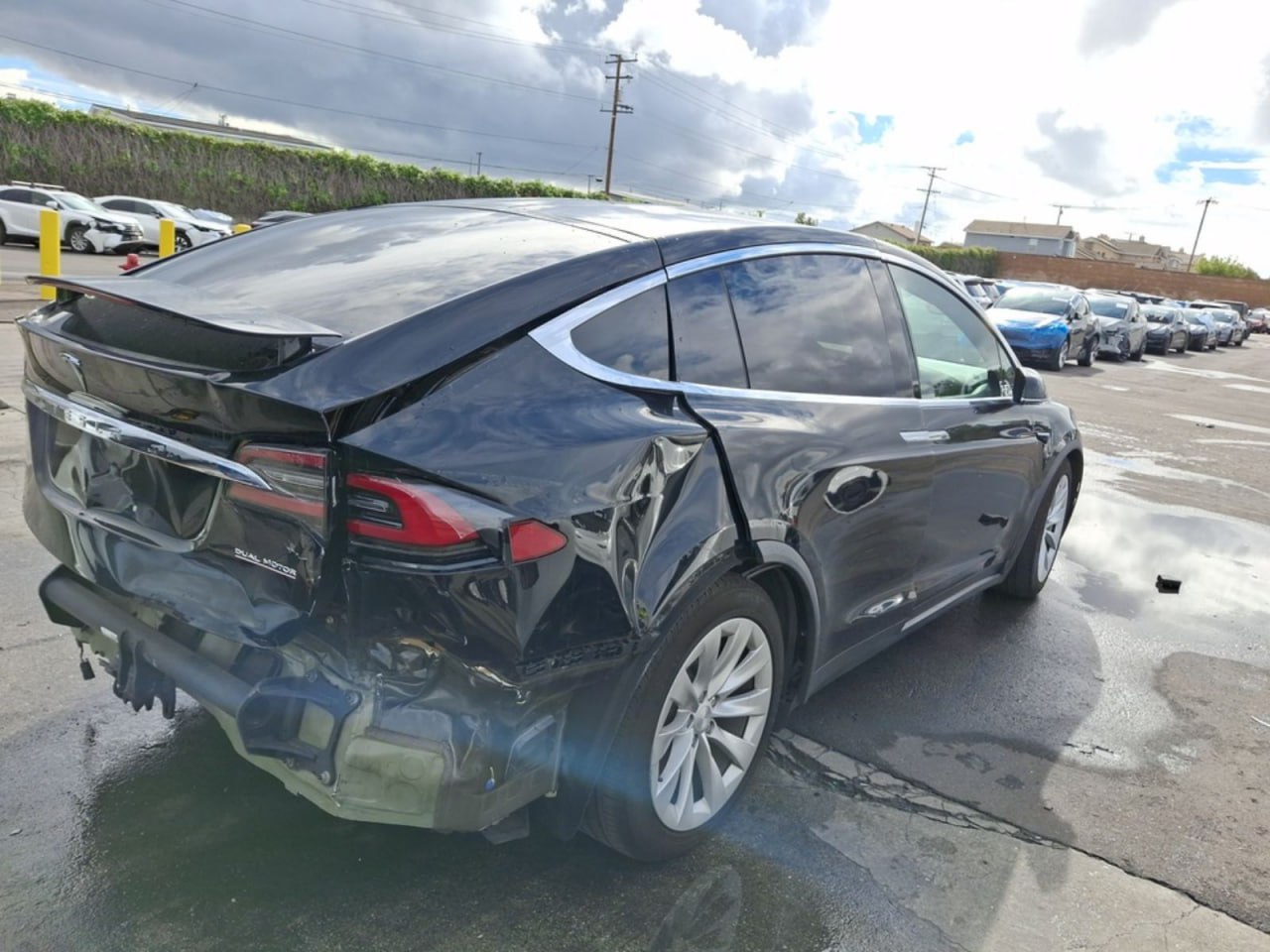 бампер Tesla Model X 2020 р. 