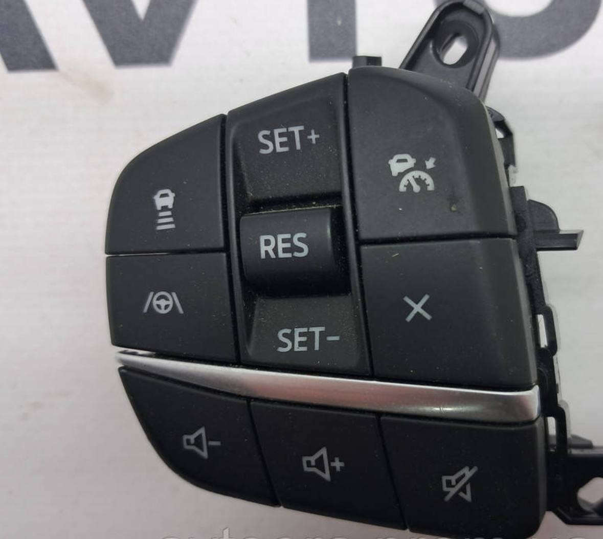 кнопки на кермо 