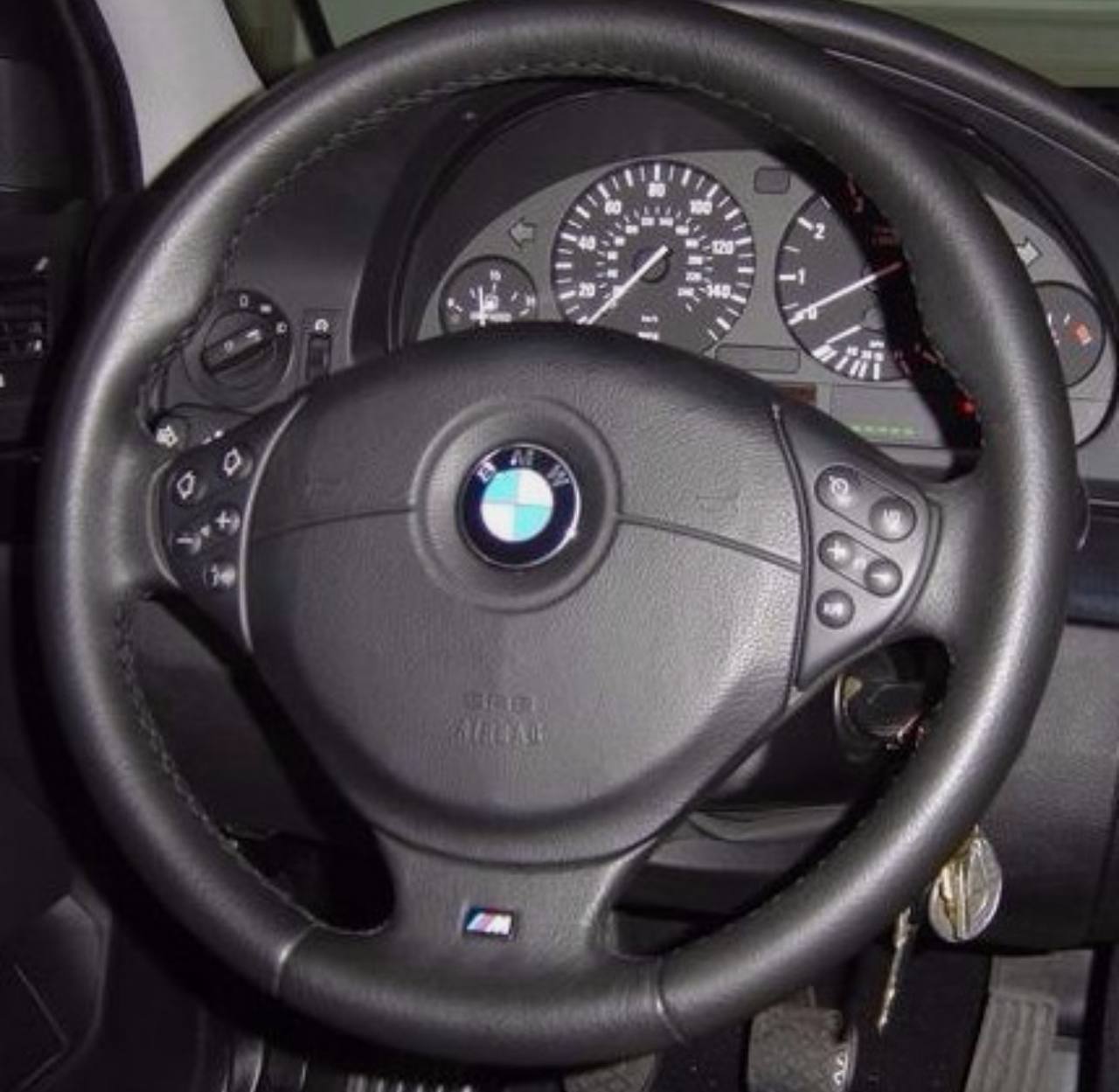 Купити руль 3 вилий без кнопок BMW 