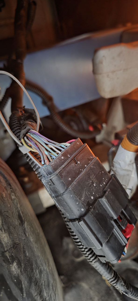 Купити Front Bumper Harness Connector Tesla 2021 р. 