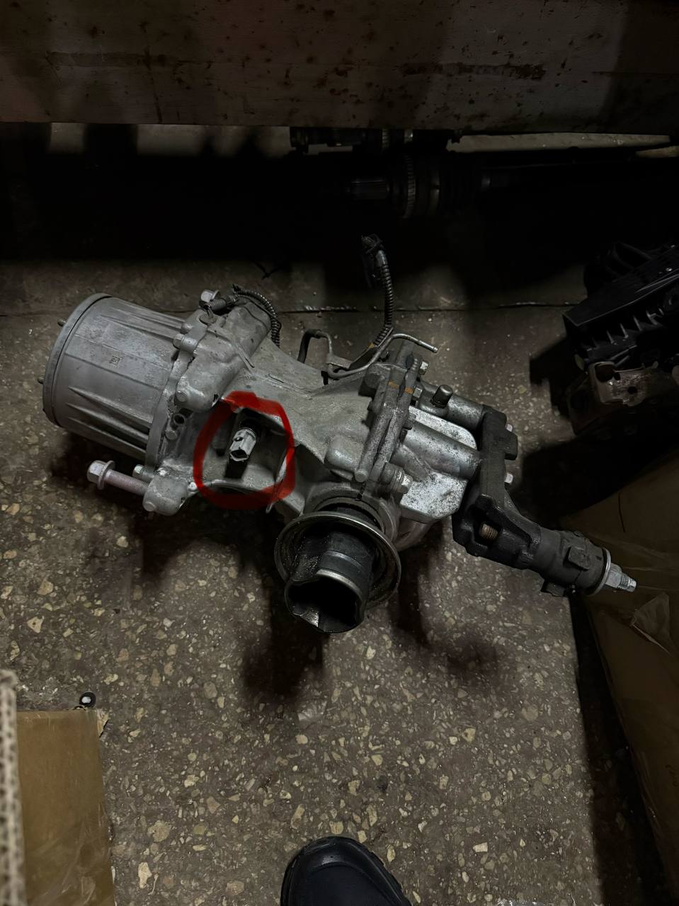 датчик на задний редуктор Mazda 