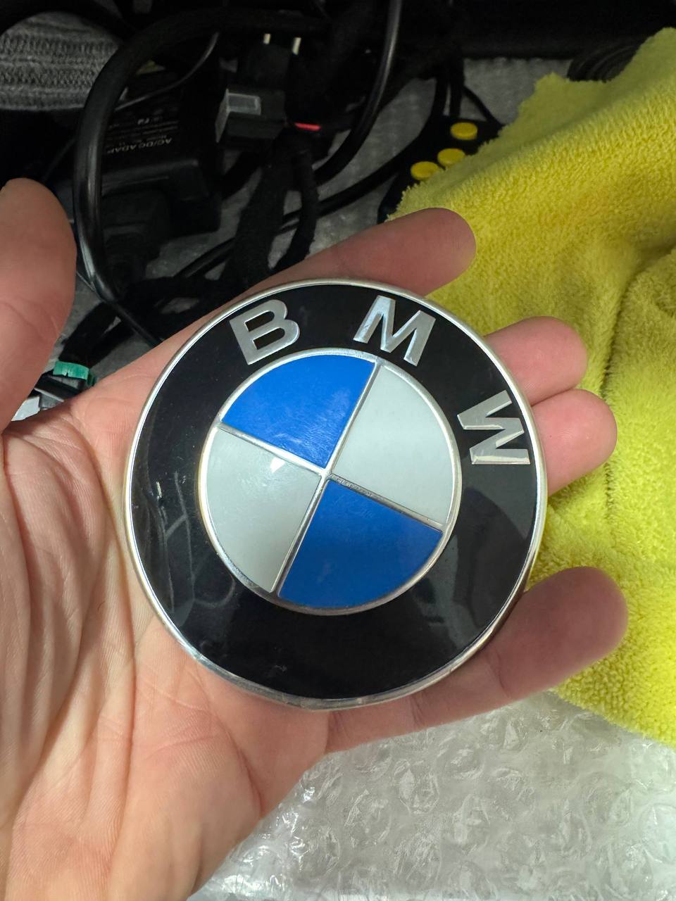 Купити значок BMW 