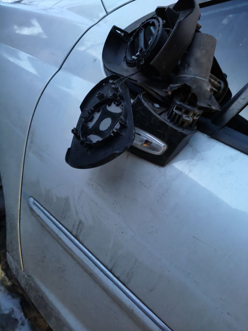 ліве дзеркало Peugeot 207 2011 р. 