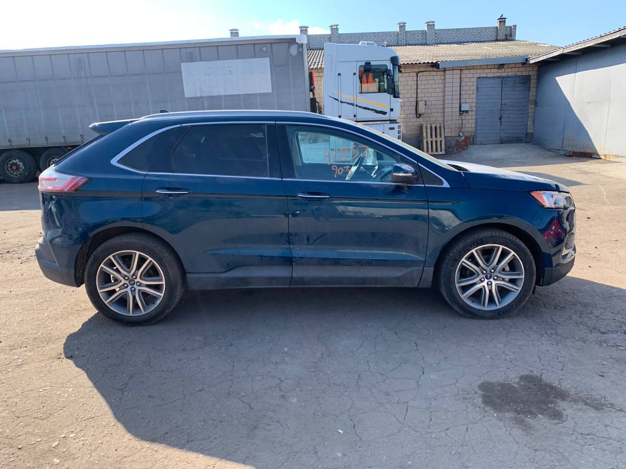 Купити деталь із зображення Ford 