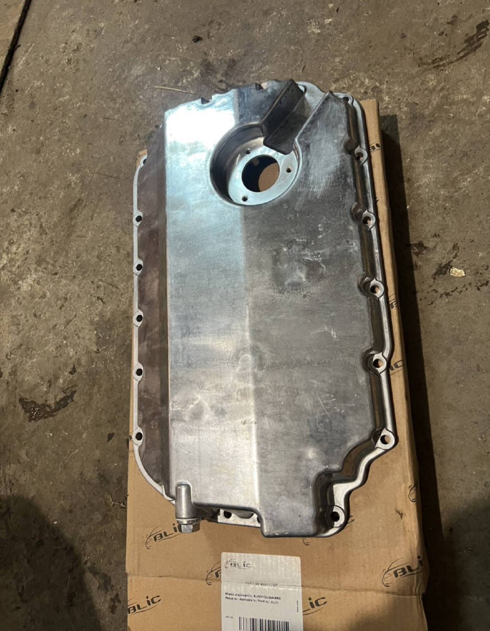 масляный паддон AYM(2.5tdi) Audi 