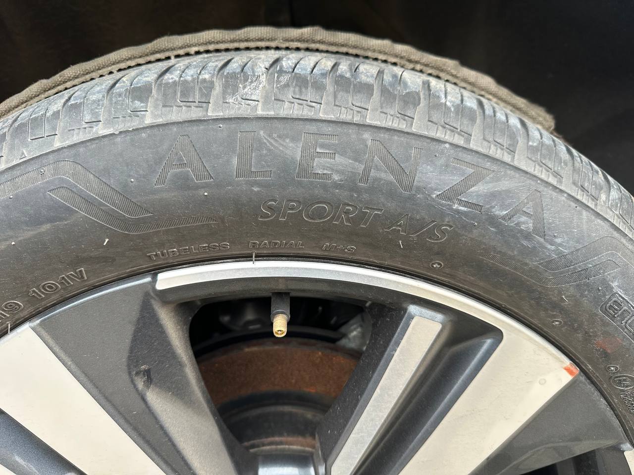 Купити колесо Bridgestone Alenza Sport A/S 235/55/R19 101V M+S АЗЛК 