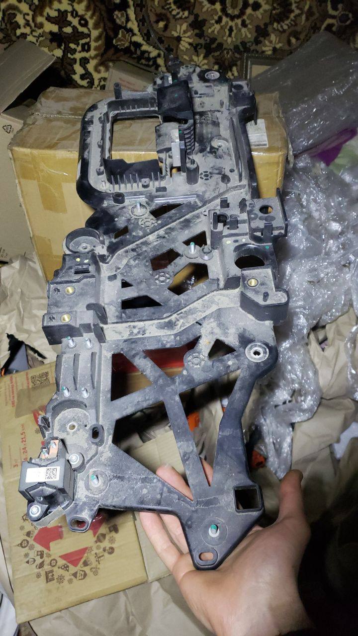 нижний подиум под шины Tesla 