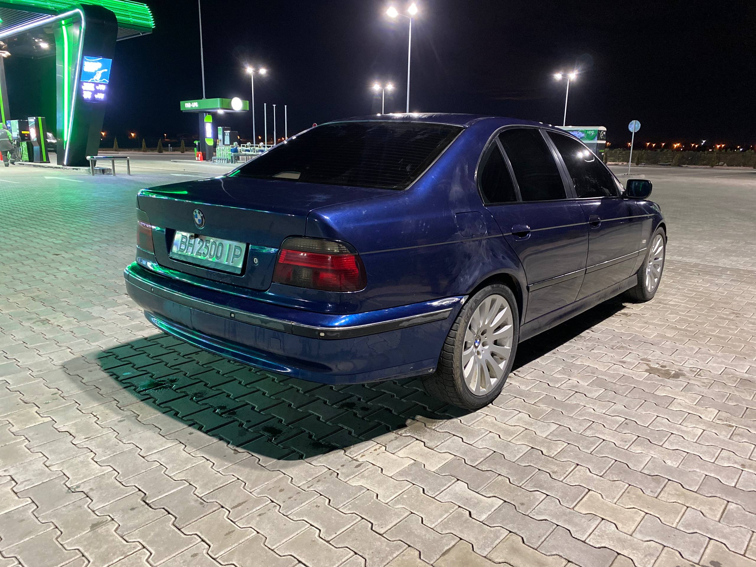 Купити 540i BMW 5 Series 