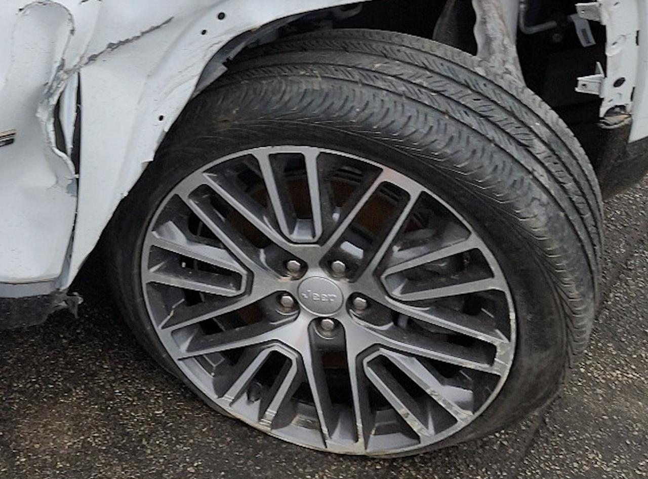 права передня арка крила (чорний глянець) Jeep 