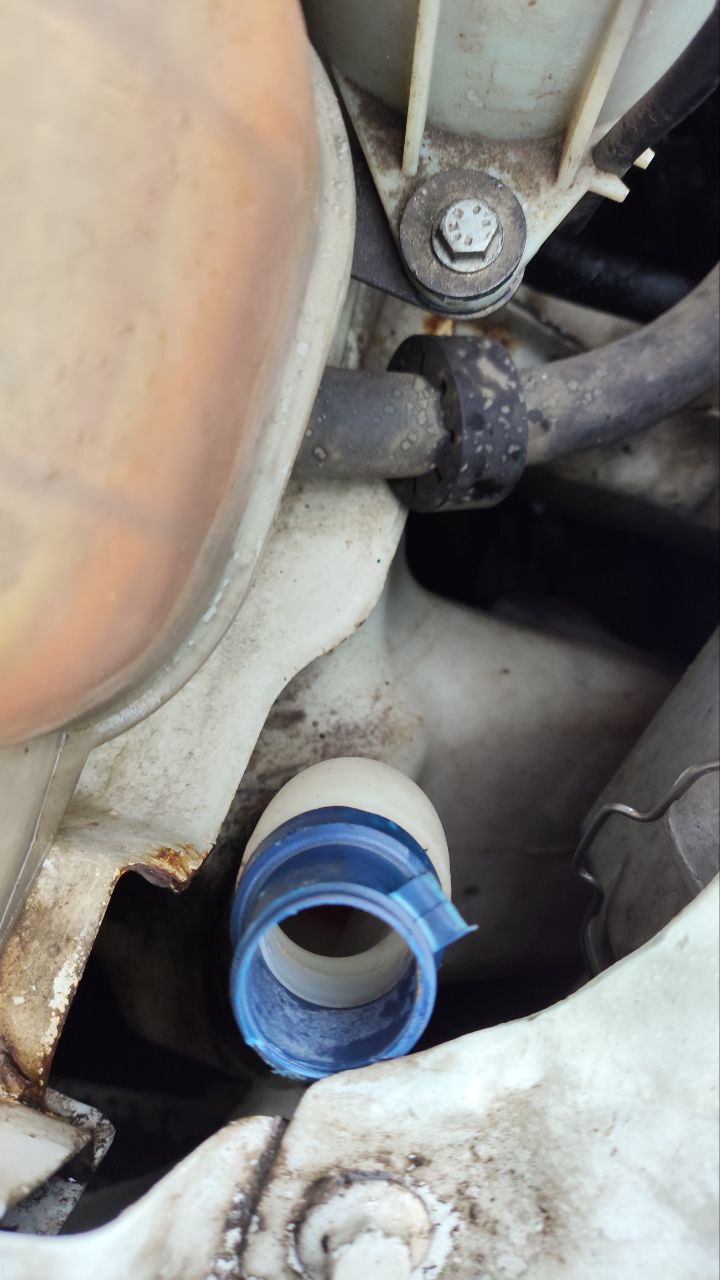 Купити кришка бачка омивача Fiat Doblo 2004 р. 