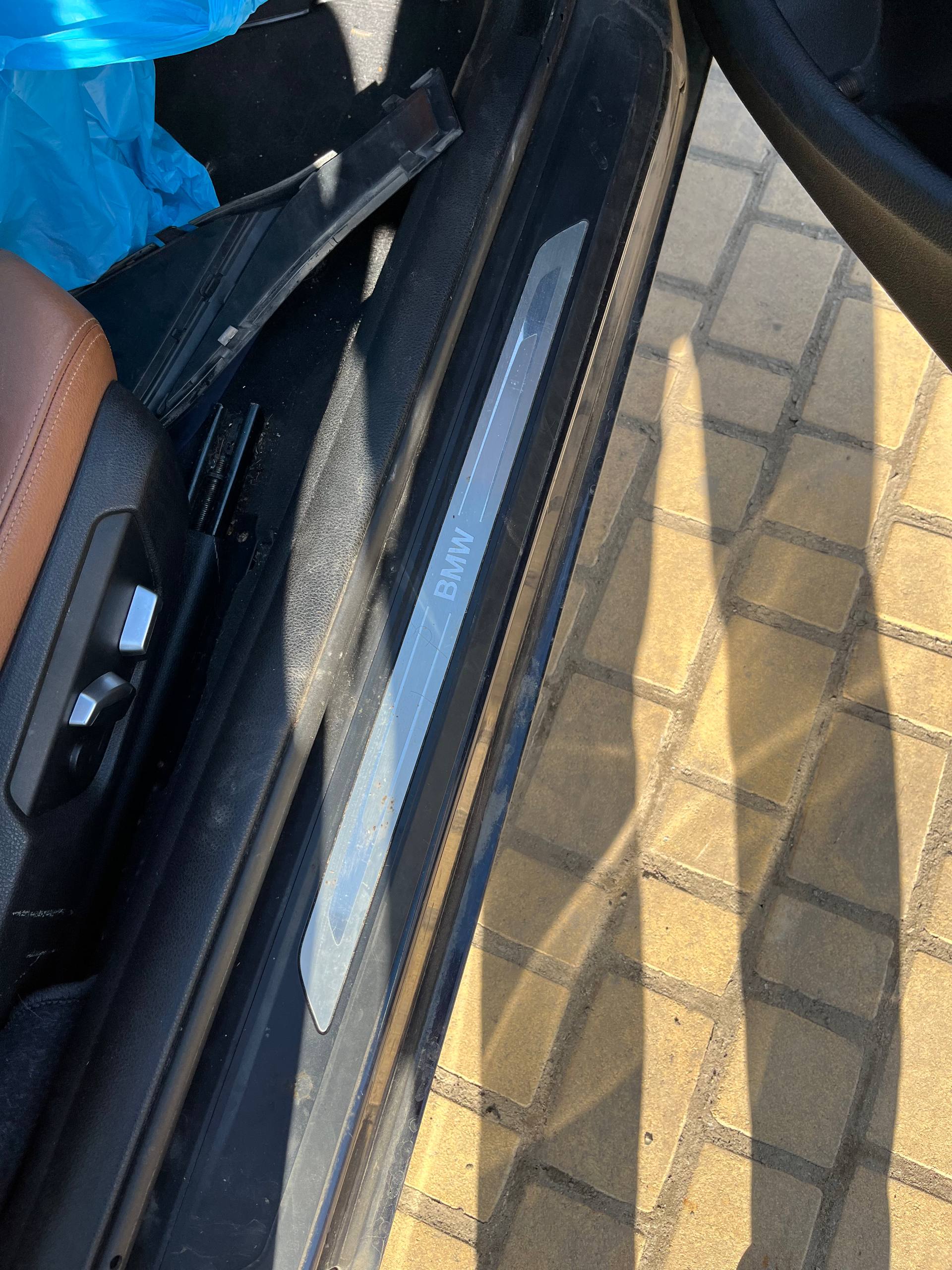 Купити кронштейн між фарою та бампером лівий BMW 4 Series 