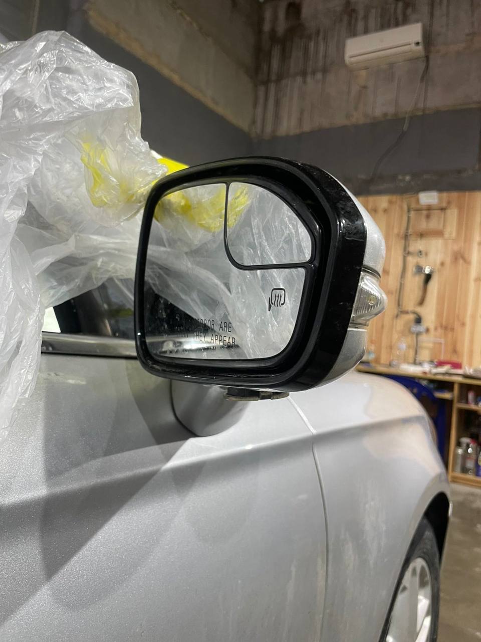 Купити зеркало праве Ford Fusion 
