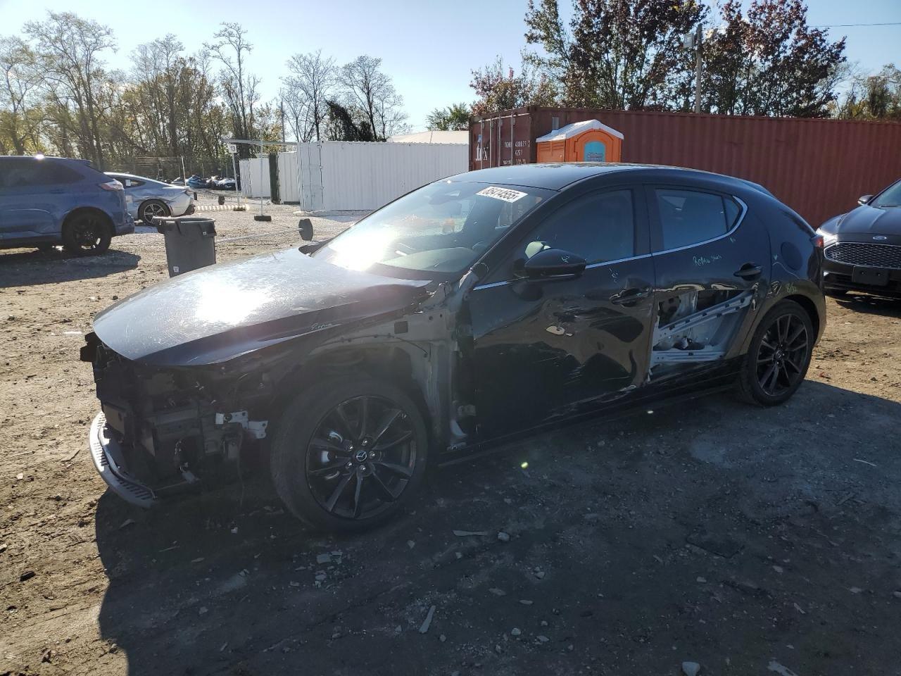 Купити крило Mazda 3 