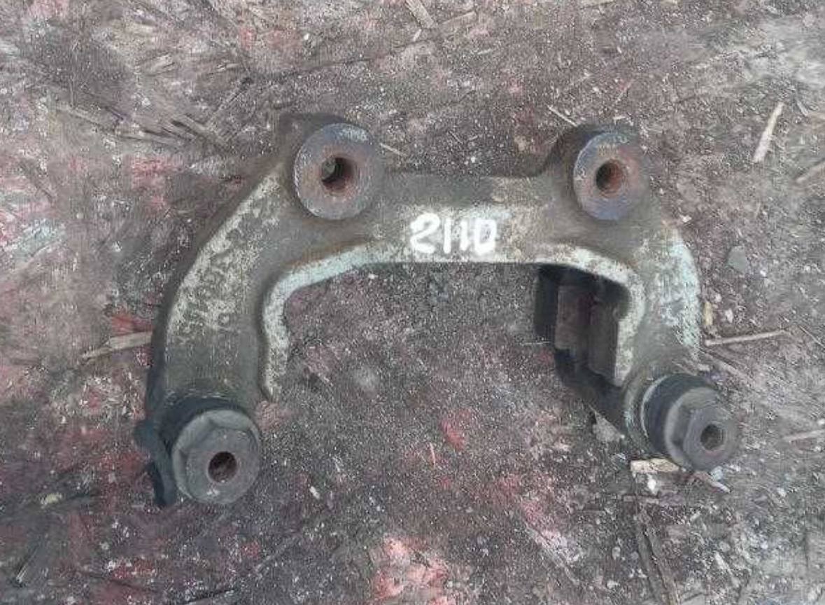 ліва скоба супорта 