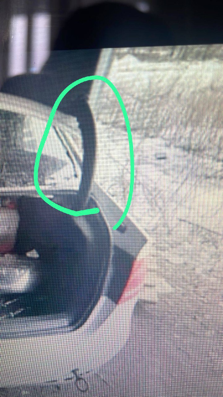 пластмассовую накладку на стойку багажника Audi 