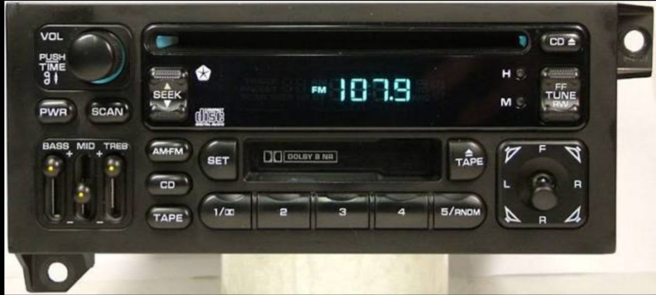 магнітола Chrysler Town & Country 