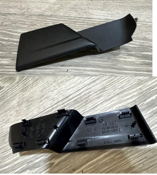 заглушка ручки Mazda 3 2019 р. 