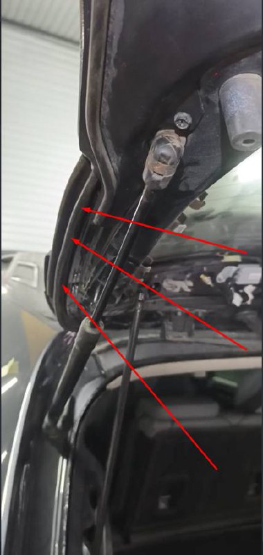 резинка на люду Subaru Outback 