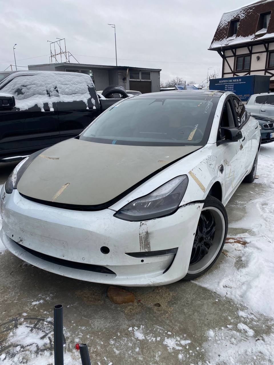 Купити актуатор відкривання багажника Tesla 