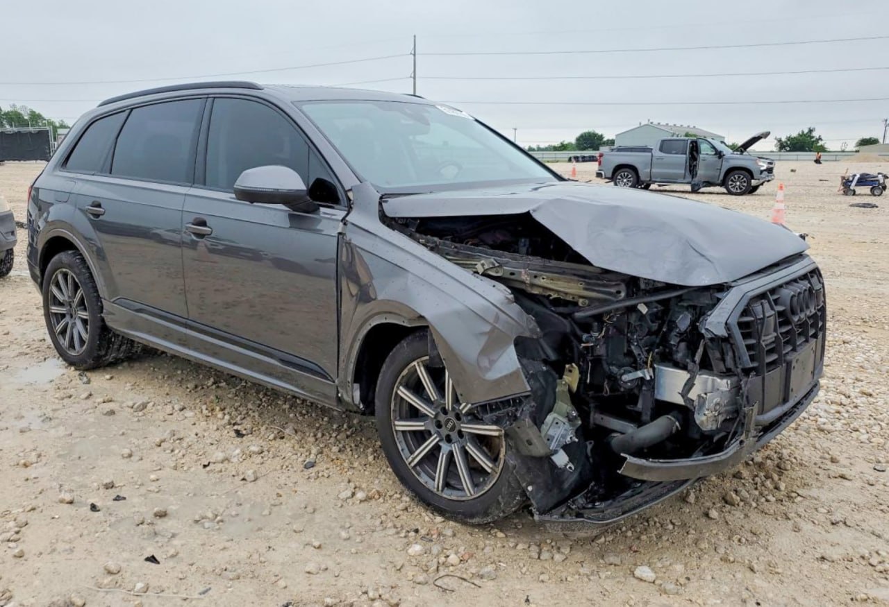 Купити бампер Audi Q7 
