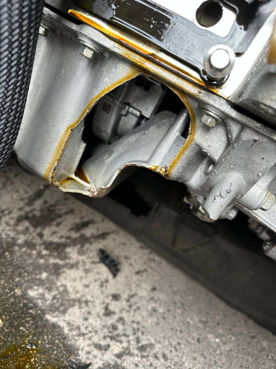 Купити бампер Ford Escape 