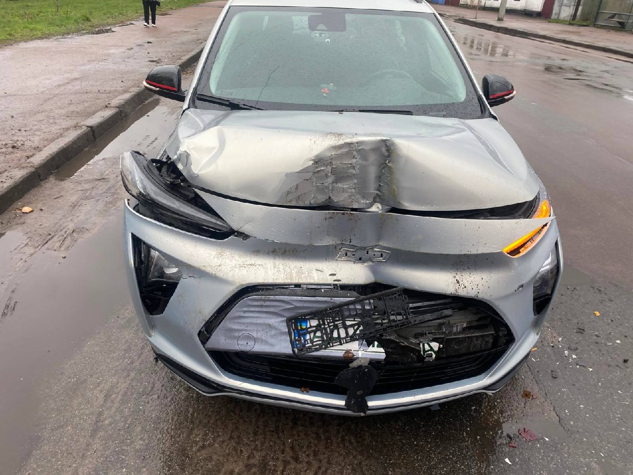 Купити бампер і капот Chevrolet Bolt 
