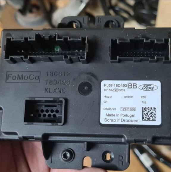 Купити блок ескейп Ford Escape 