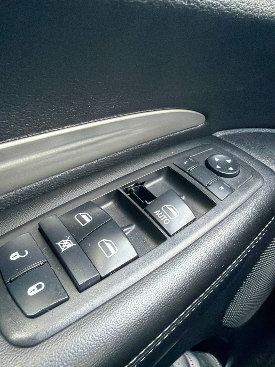 Купити блок кнопок Dodge Durango 