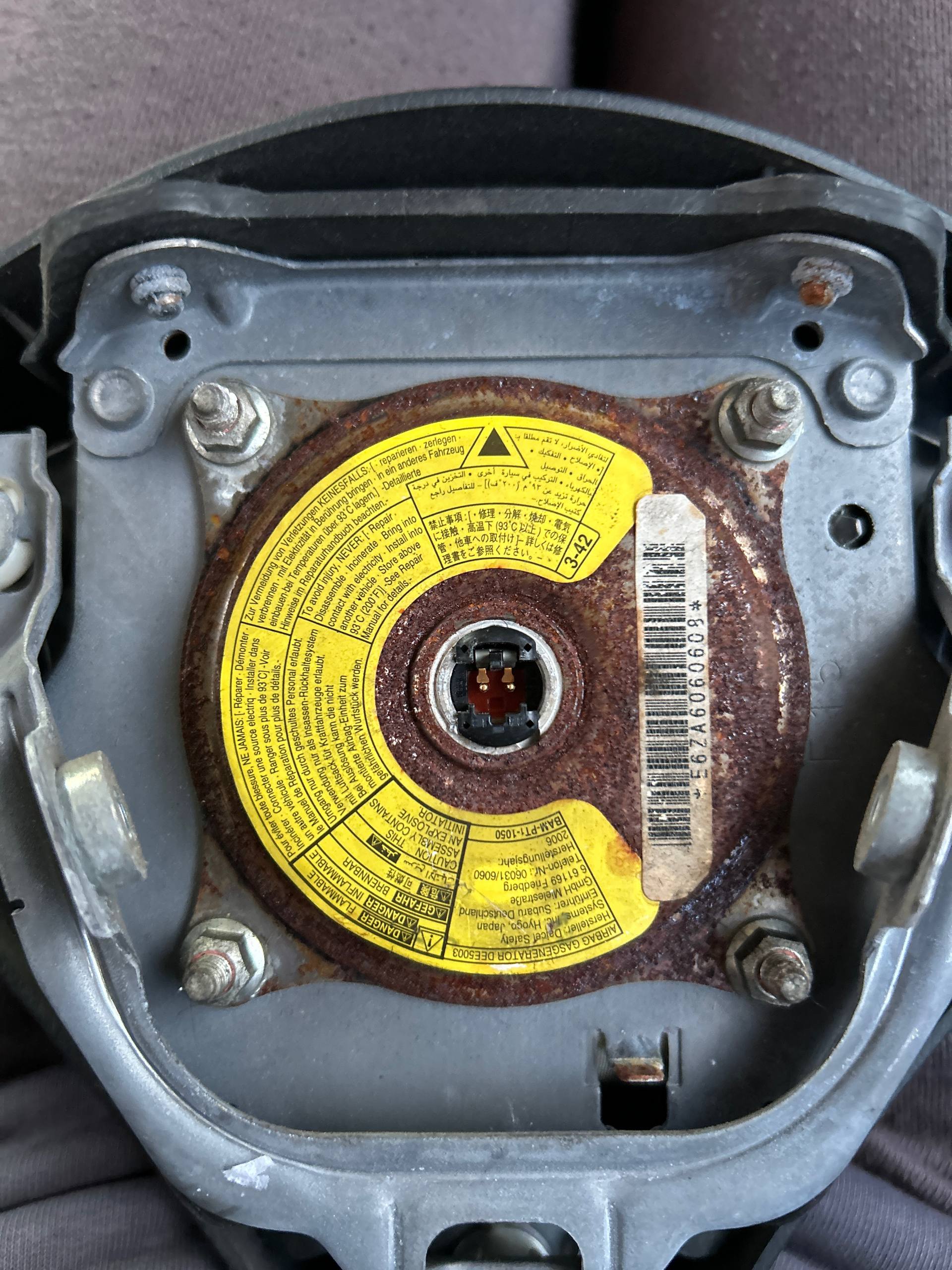 фишка на подушку руля Subaru 