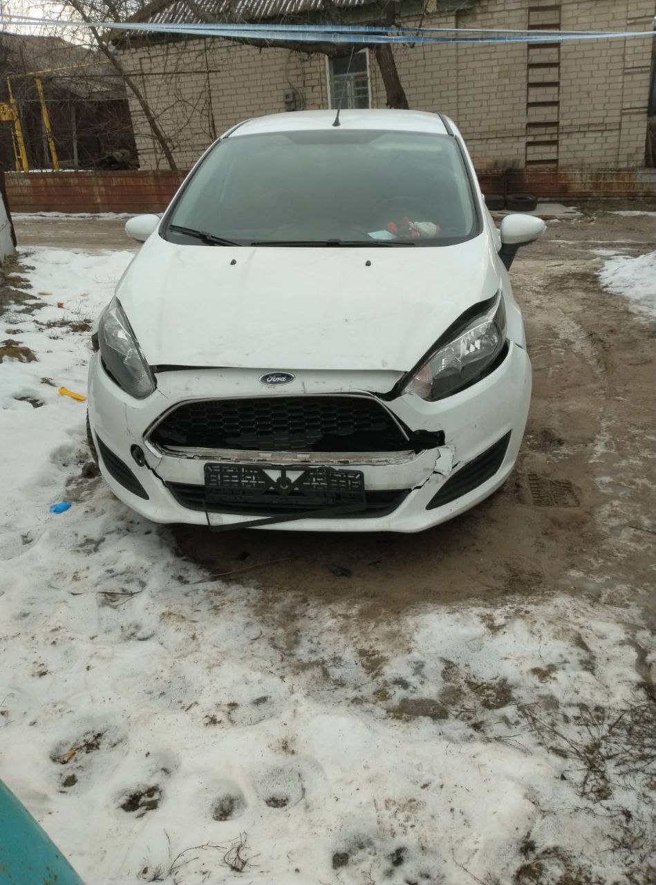 Купити капот Ford 