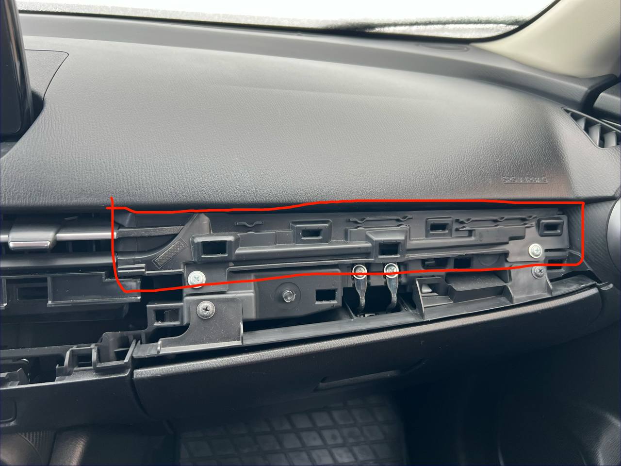 заглушка торпеди Mazda CX-3 2018 р. 