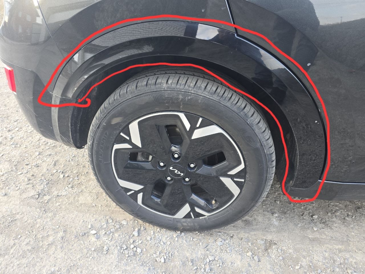 Купити накладка глянцева задню праву Kia 