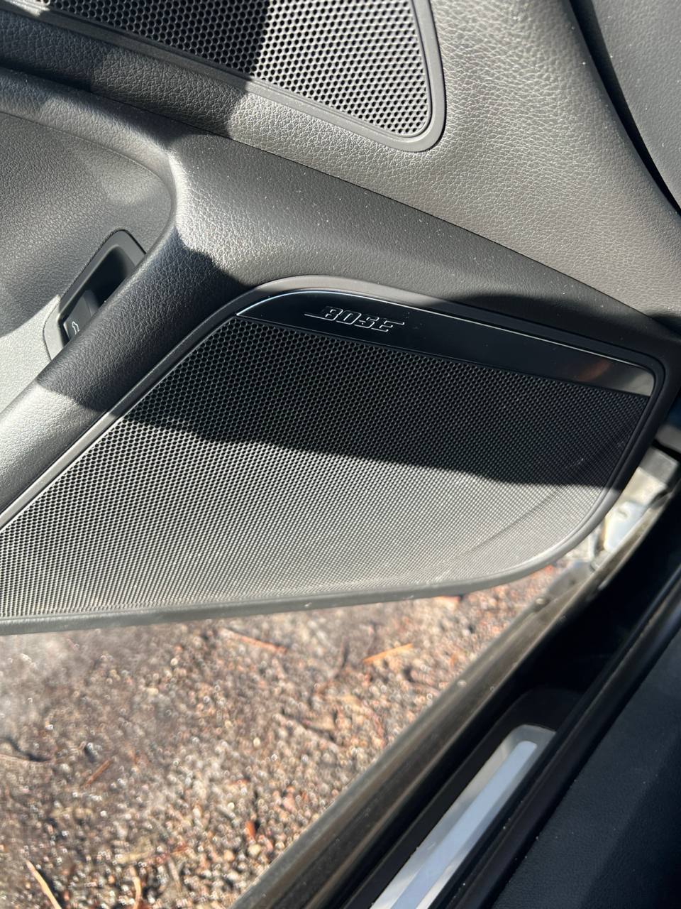 динамік водійської дверки Audi A6 S7 