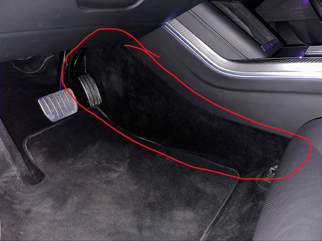 текстильну вставку Tesla Model S 2021 р. 