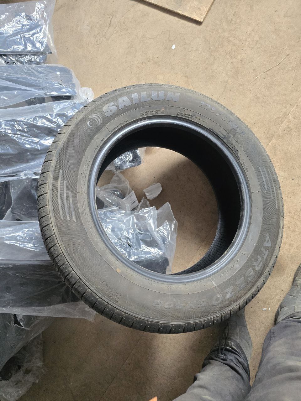 Купити шини 225 65 17 Michelin Defender 2 