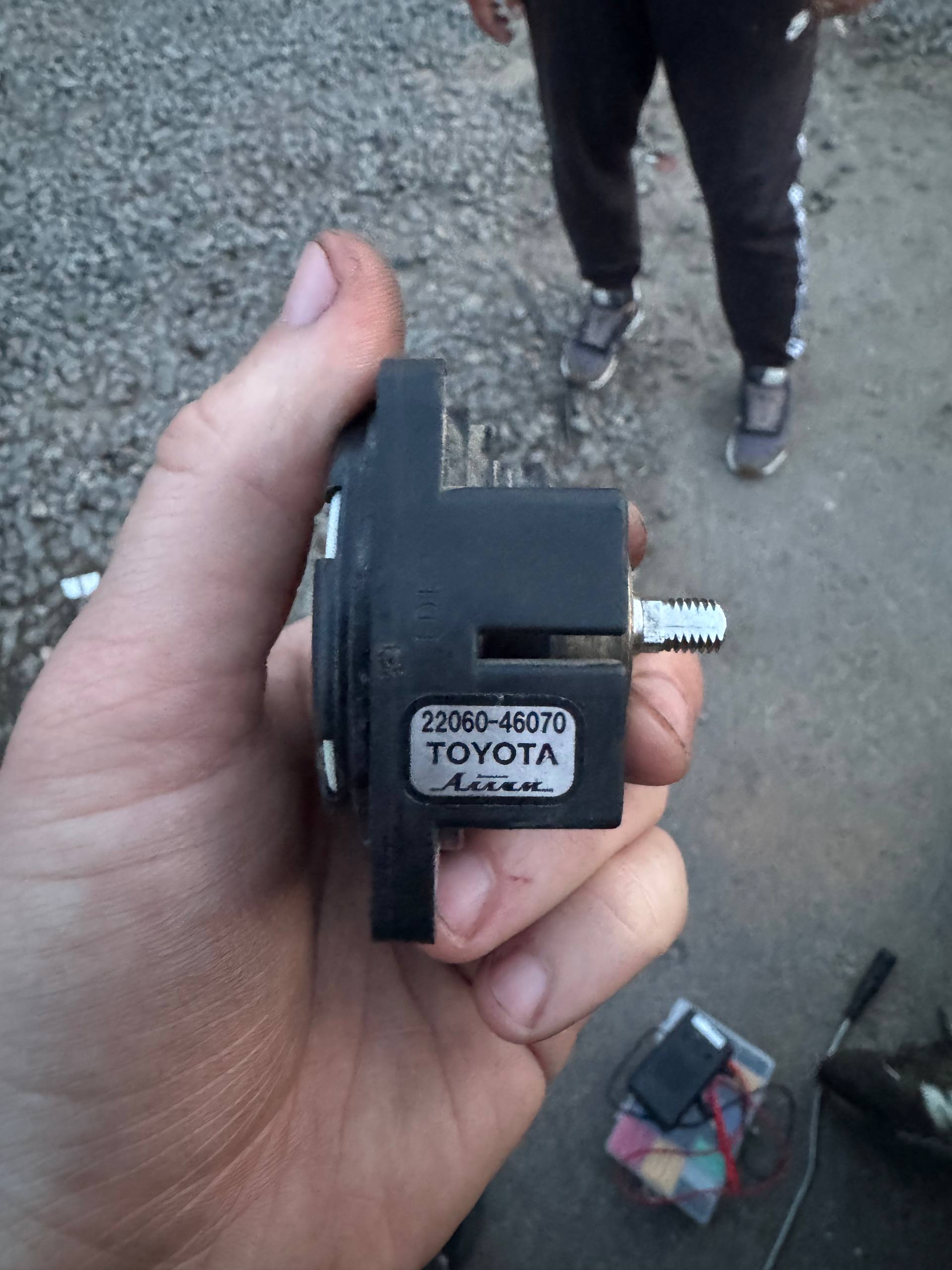 Купити датчик положения дросселя Toyota 