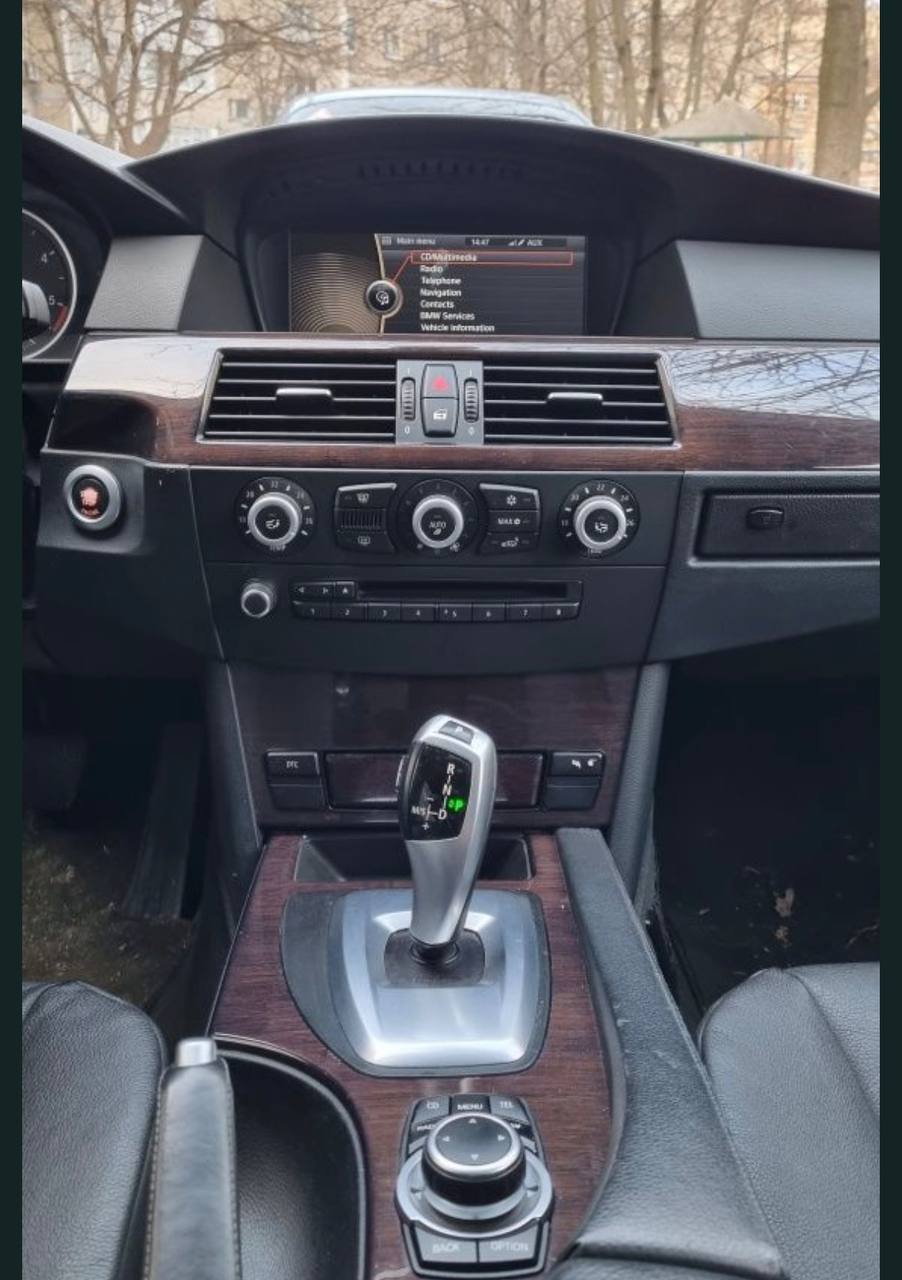 Купити декор BMW 