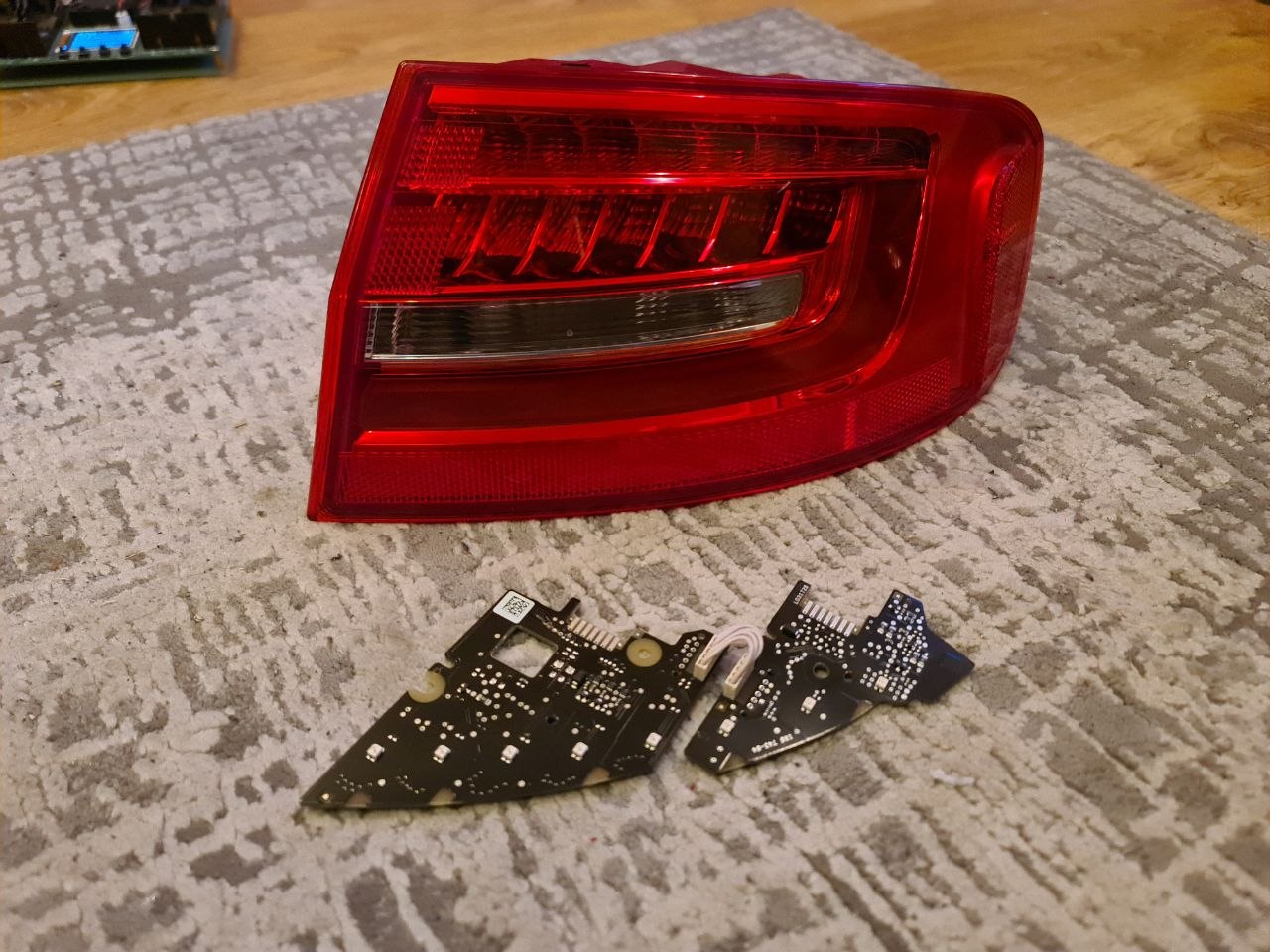 Купити деталь із зображення Audi 