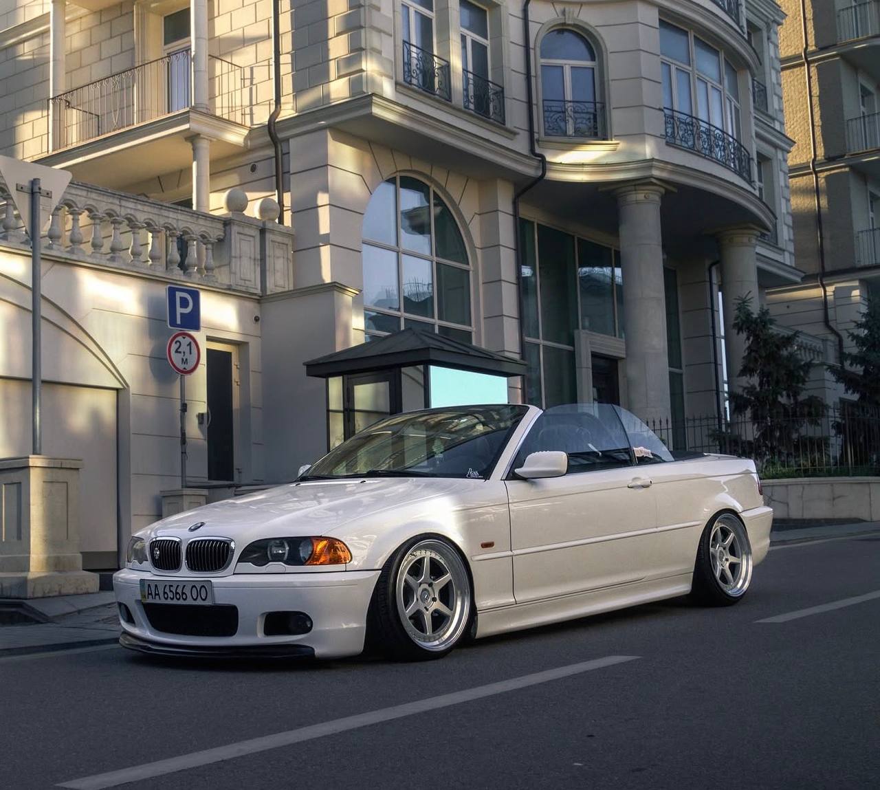 Купити деталь із зображення BMW M3 
