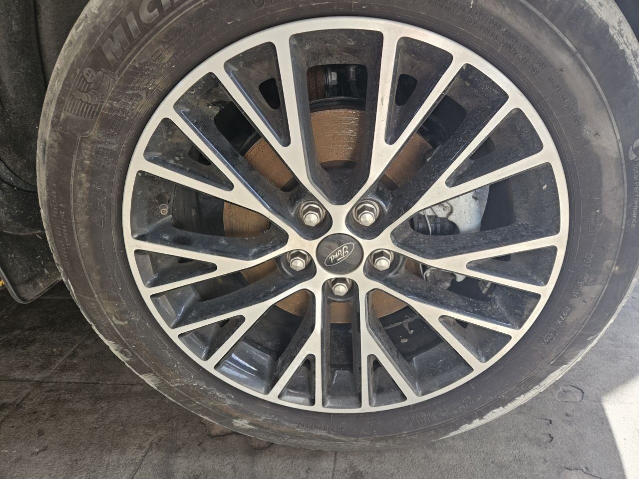 Купити деталь із зображення Ford Escape 