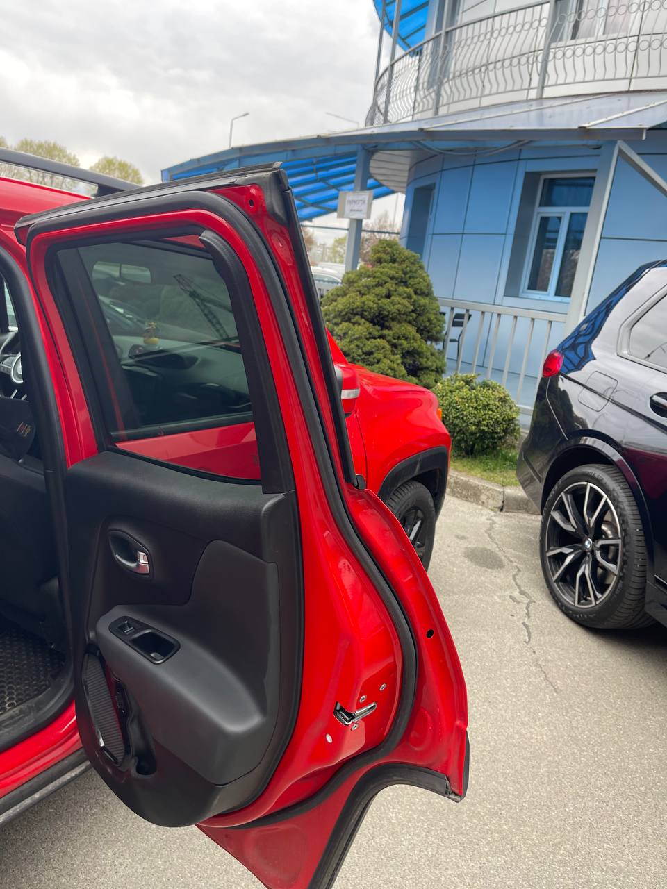 Купити деталь із зображення Jeep Compass 