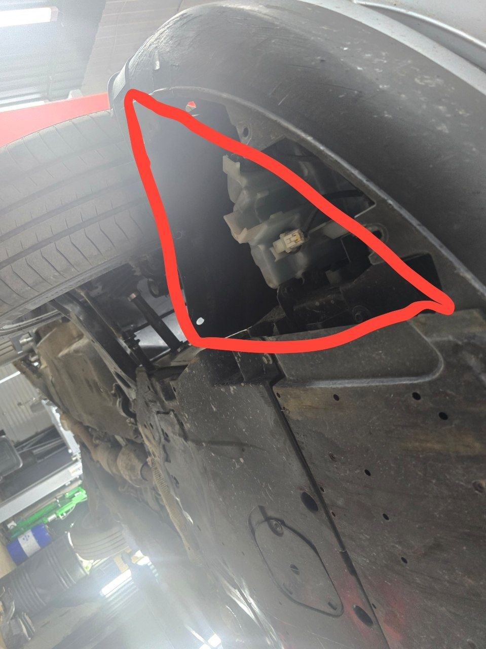 Купити деталь із зображення Mazda CX-5 2020 р. 