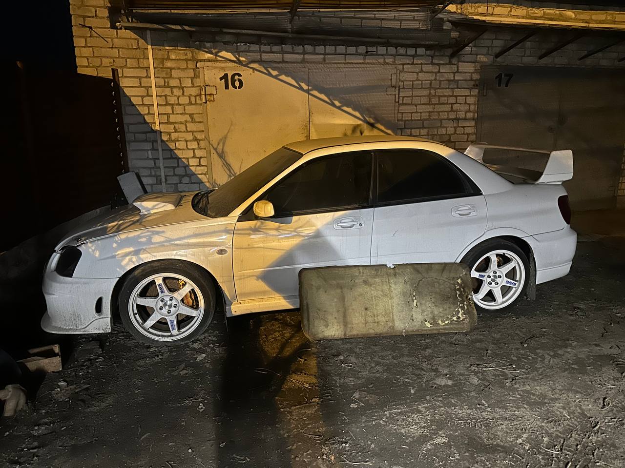 Купити деталь із зображення Subaru 2000 р. 