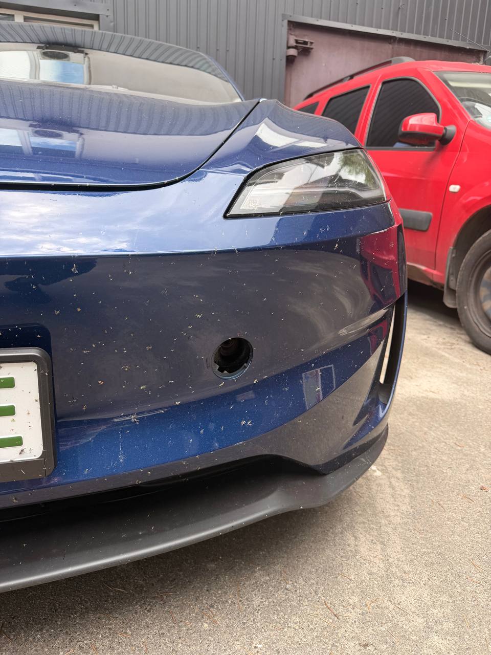 Купити деталь із зображення Tesla 