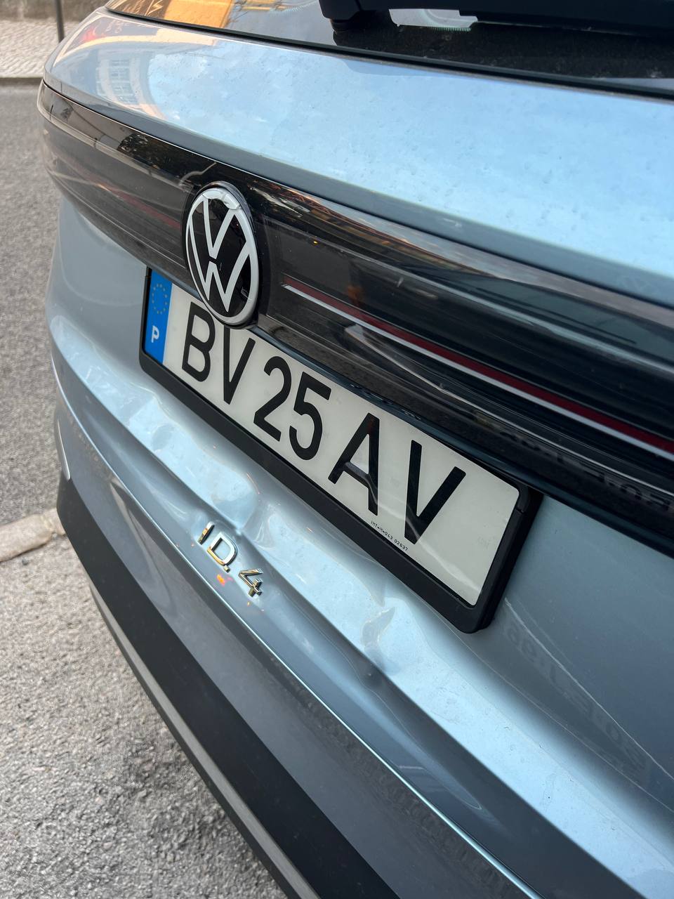 Купити деталь із зображення Volkswagen 