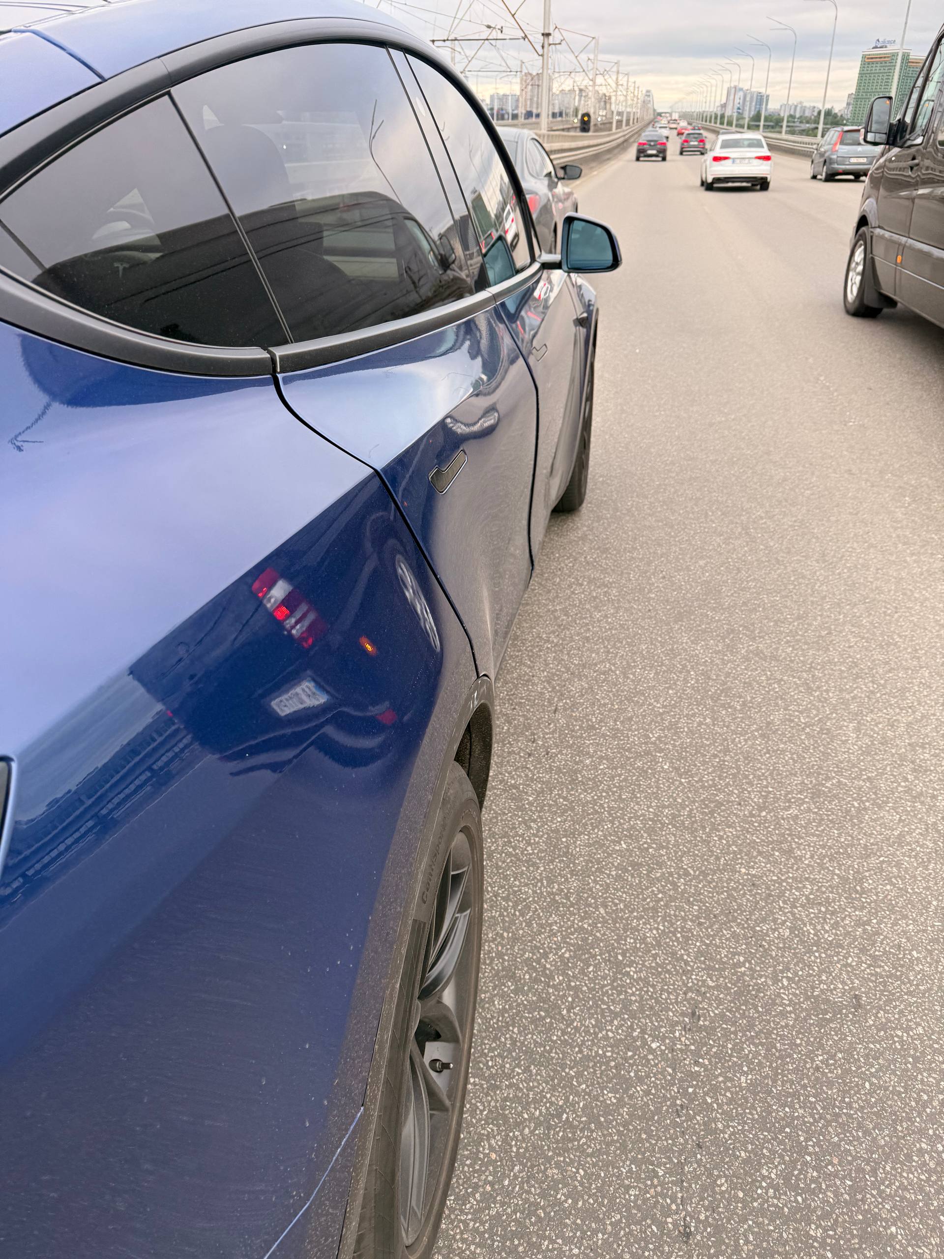 Купити двері Tesla Model Y 2021 р. 
